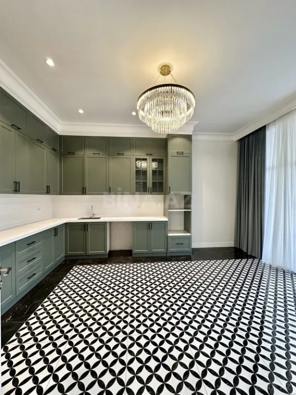 Satılır 6 otaqlı həyət evi 350 m²