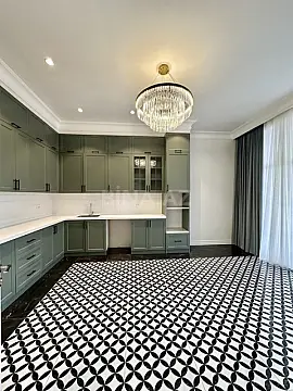 Satılır 6 otaqlı həyət evi 350 m²