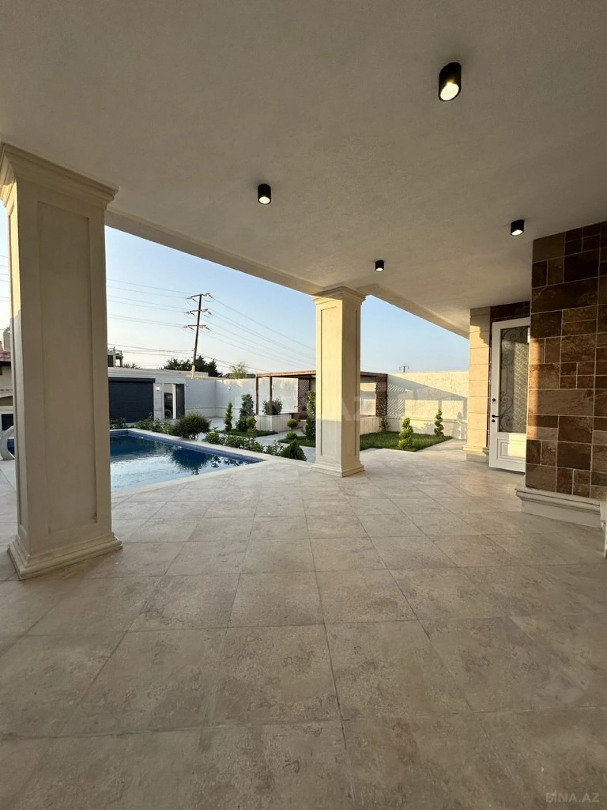 Satılır 6 otaqlı həyət evi 350 m²