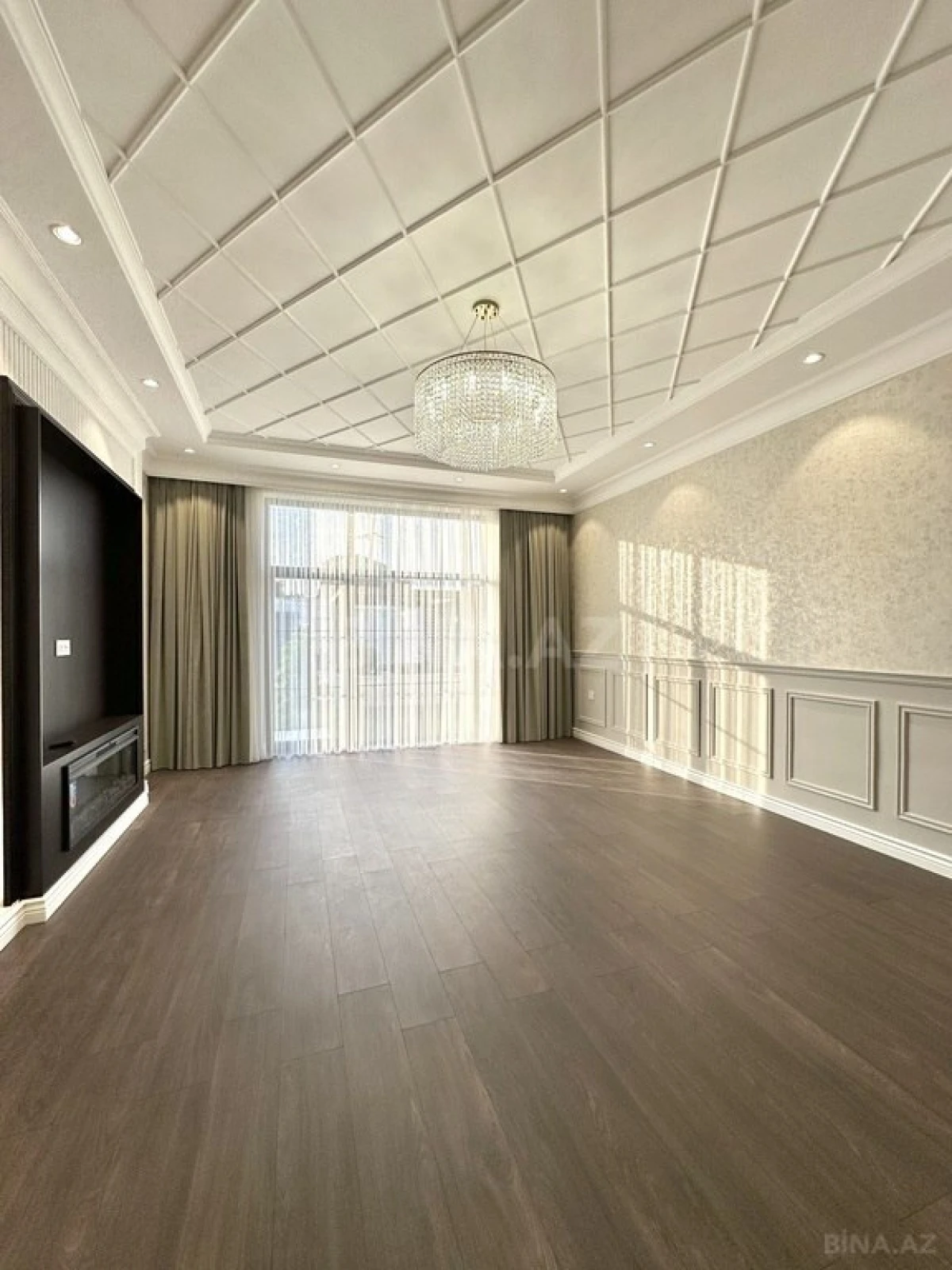 Satılır 6 otaqlı həyət evi 350 m²