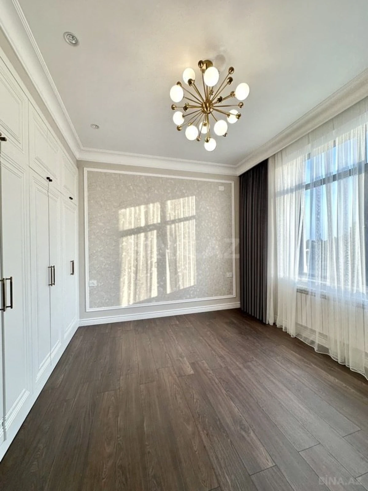 Satılır 6 otaqlı həyət evi 350 m²