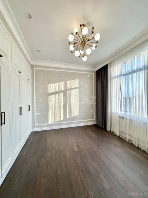 Satılır 6 otaqlı həyət evi 350 m²