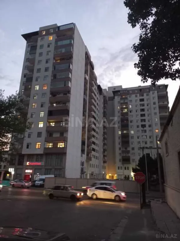 Satılır 3 otaqlı mənzil 108 m²