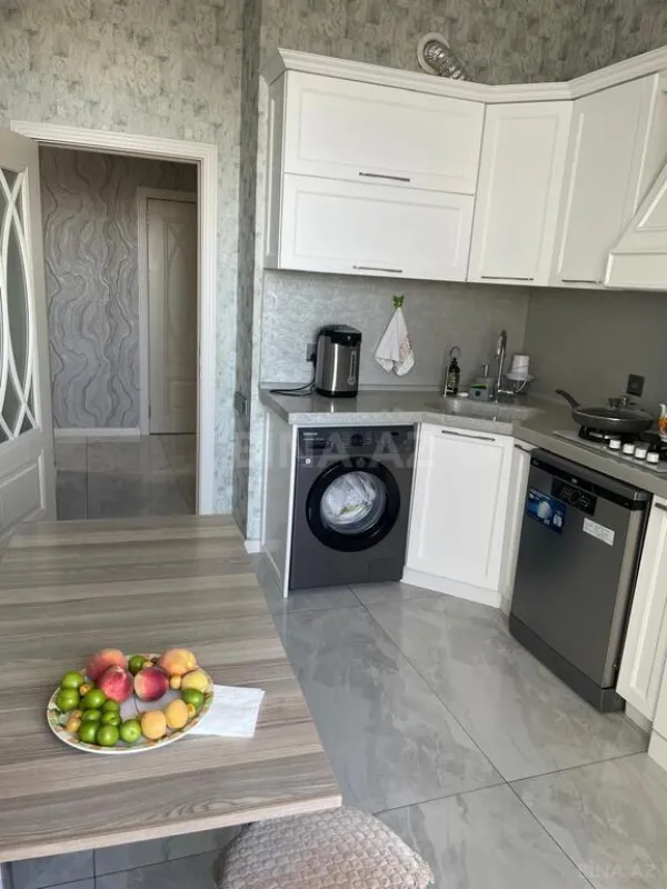 Satılır 3 otaqlı mənzil 108 m²