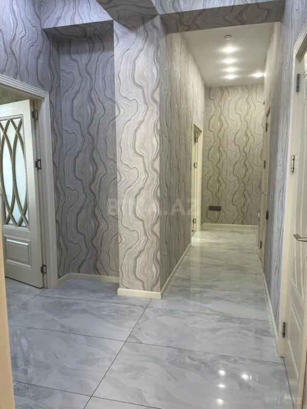 Satılır 3 otaqlı mənzil 108 m²