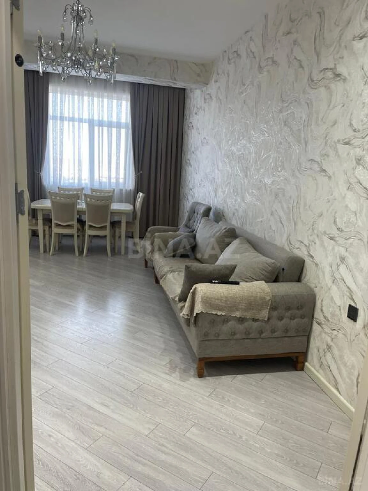 Satılır 3 otaqlı mənzil 108 m²