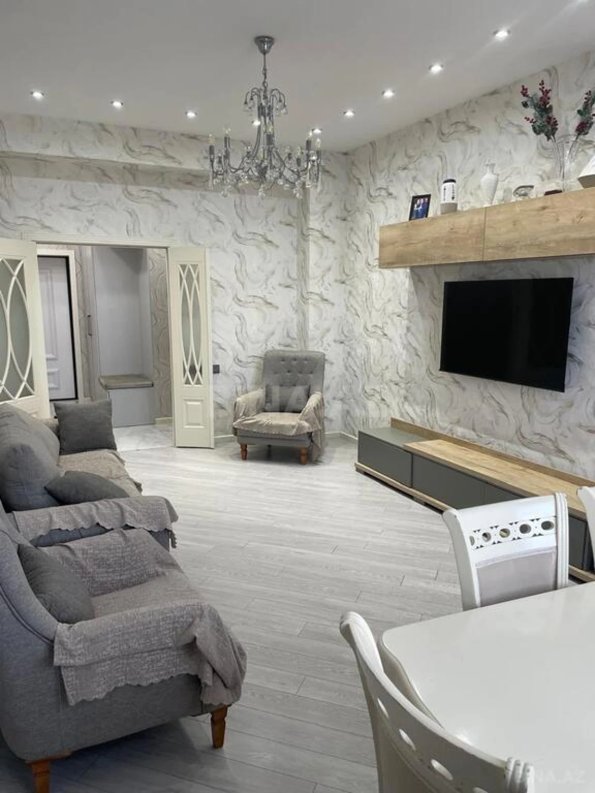 Satılır 3 otaqlı mənzil 108 m²