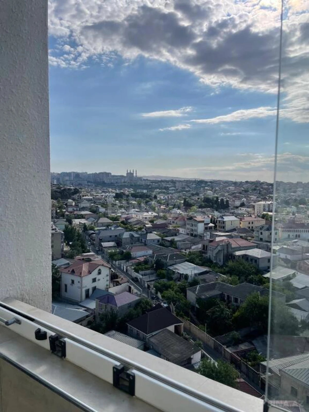 Satılır 3 otaqlı mənzil 108 m²