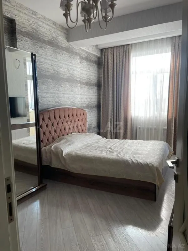 Satılır 3 otaqlı mənzil 108 m²