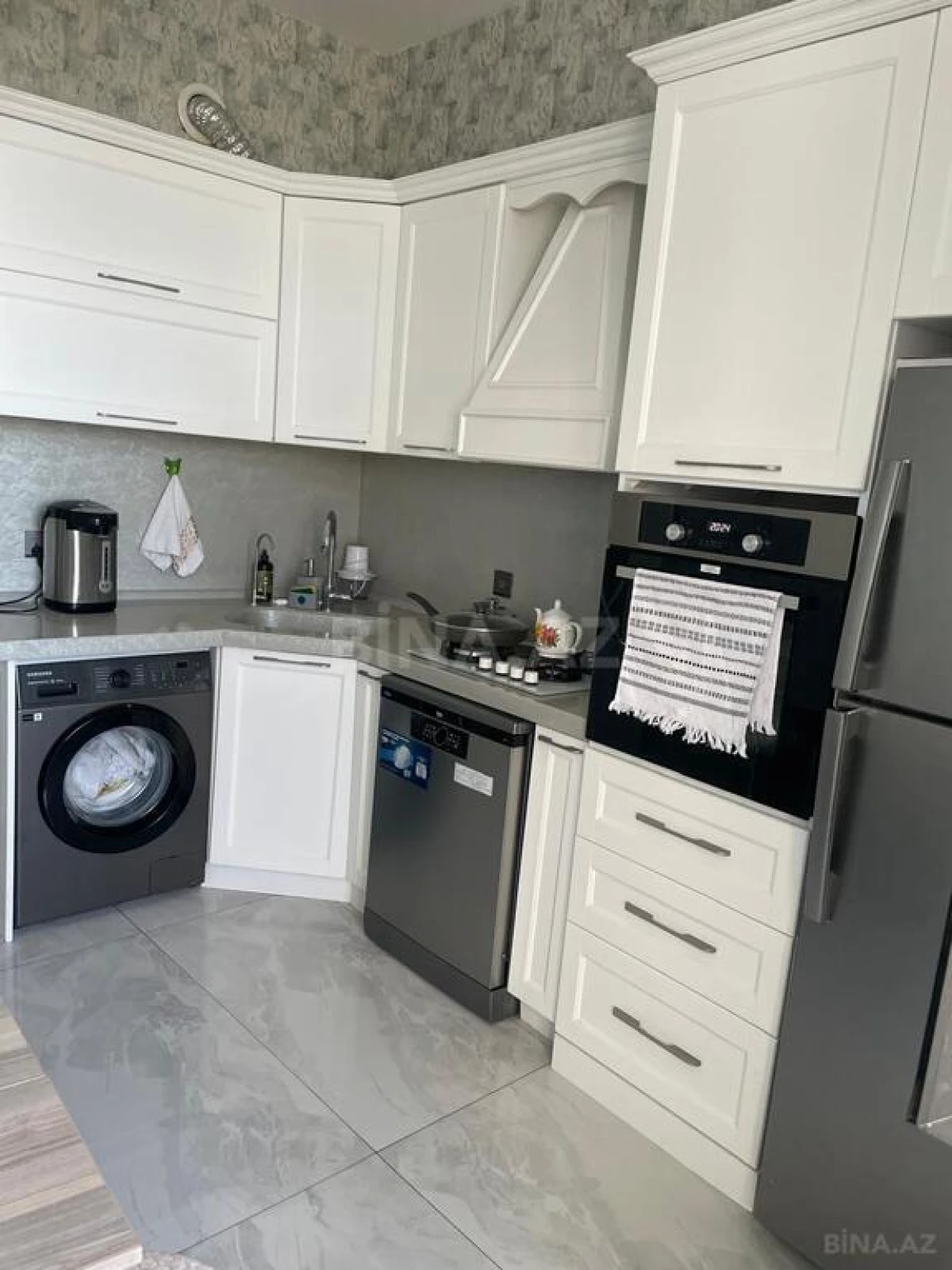 Satılır 3 otaqlı mənzil 108 m²