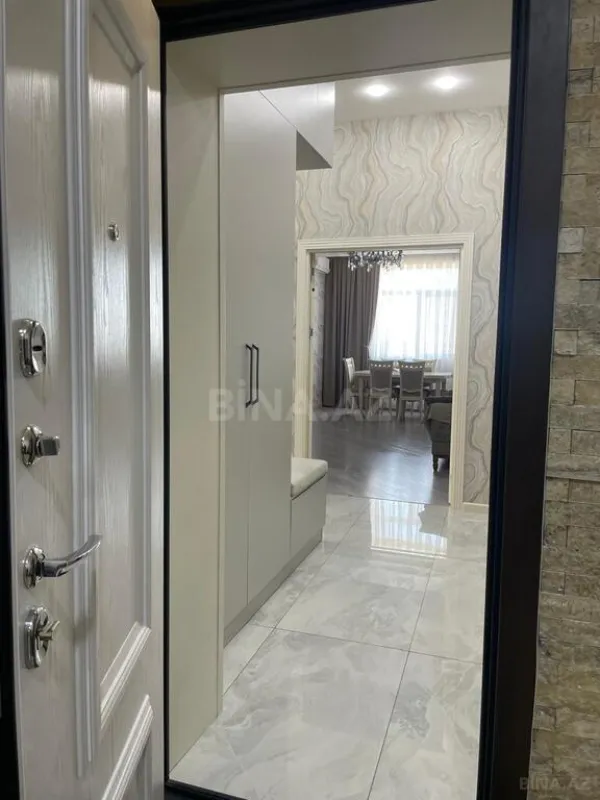 Satılır 3 otaqlı mənzil 108 m²