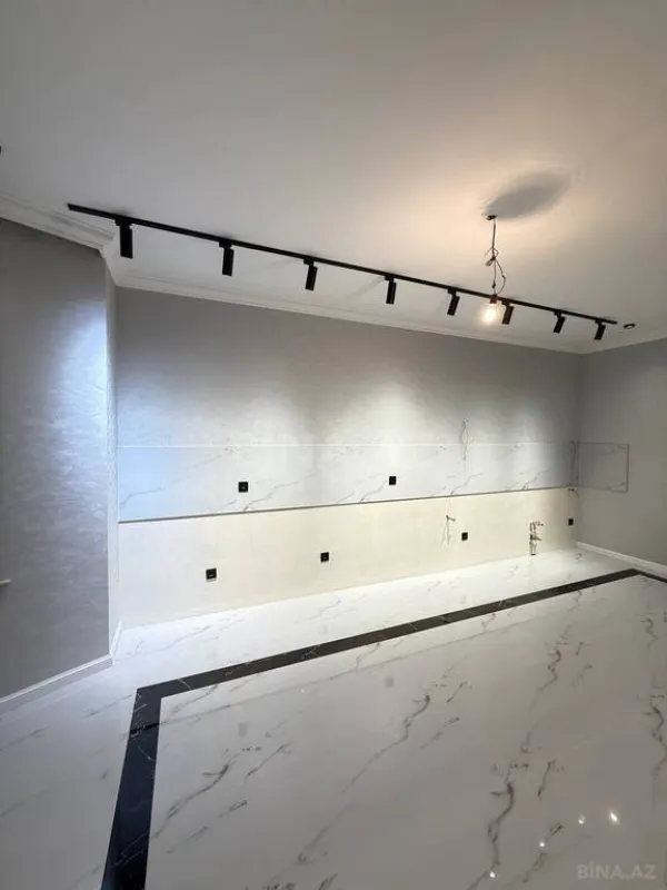 Satılır 5 otaqlı həyət evi 285 m²