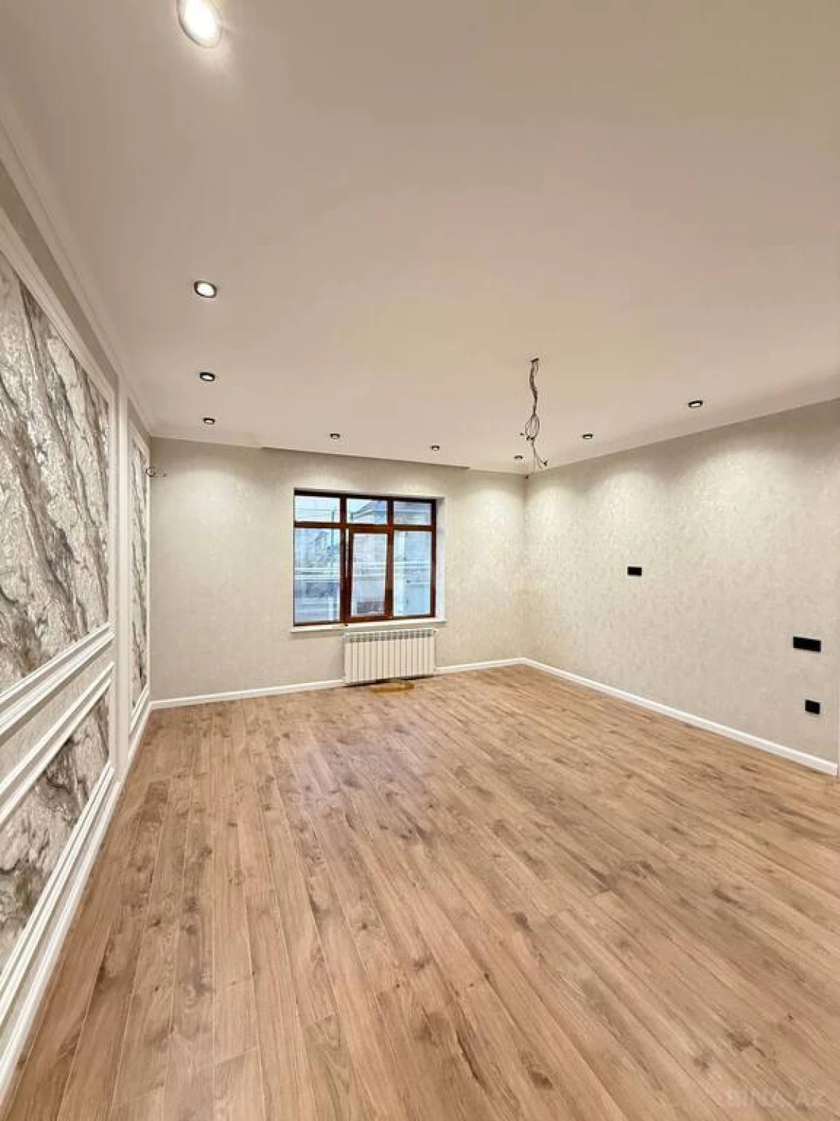 Satılır 5 otaqlı həyət evi 285 m²