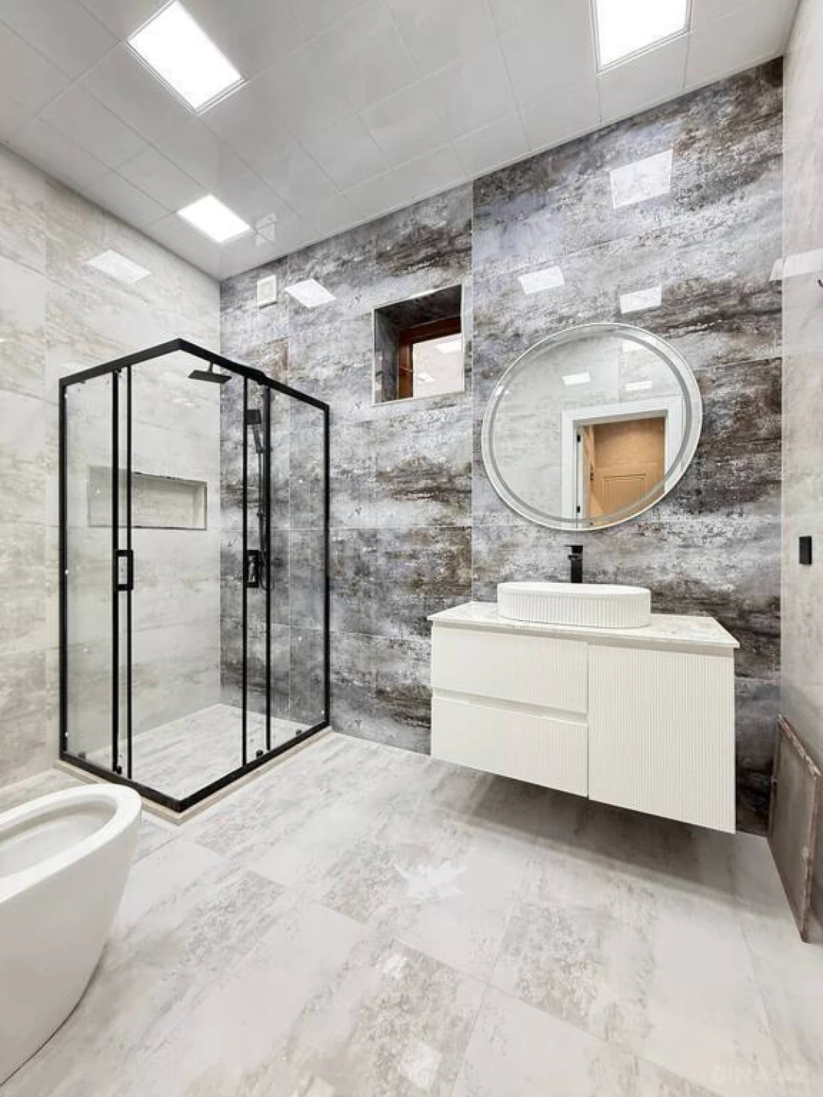 Satılır 5 otaqlı həyət evi 285 m²