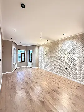 Satılır 5 otaqlı həyət evi 285 m²