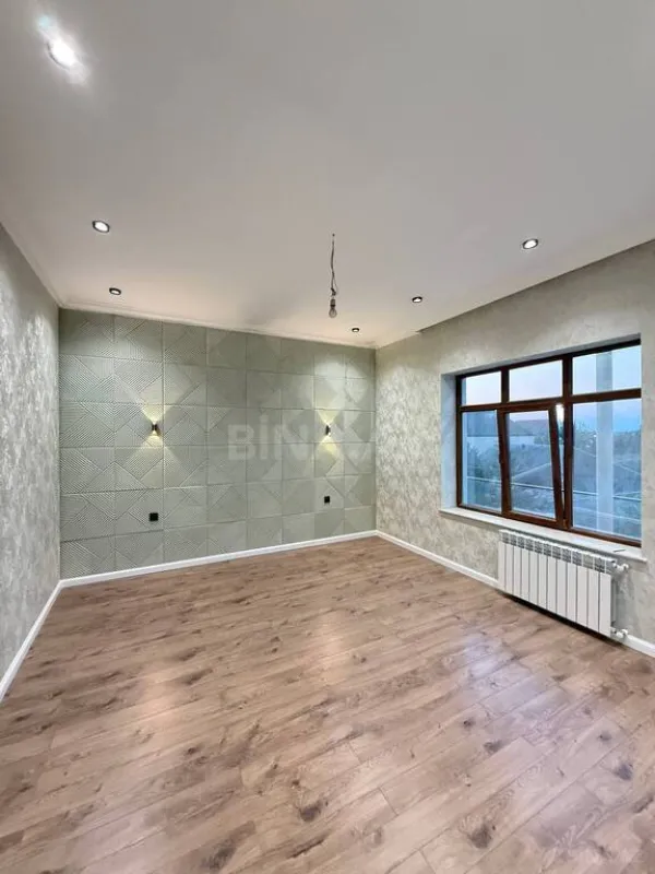 Satılır 5 otaqlı həyət evi 285 m²