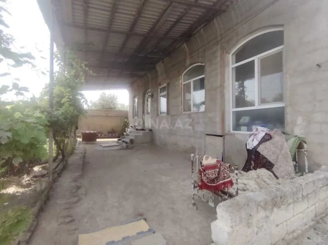 Satılır 5 otaqlı həyət evi 140 m²