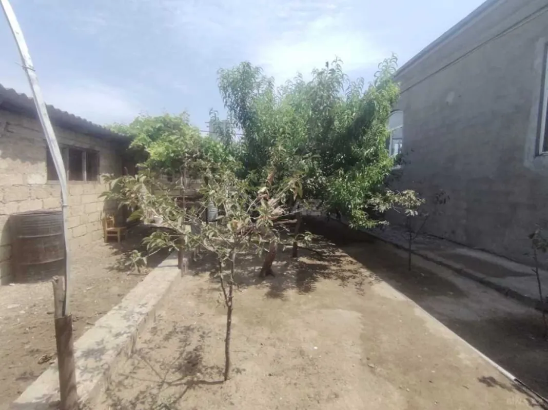 Satılır 5 otaqlı həyət evi 140 m²