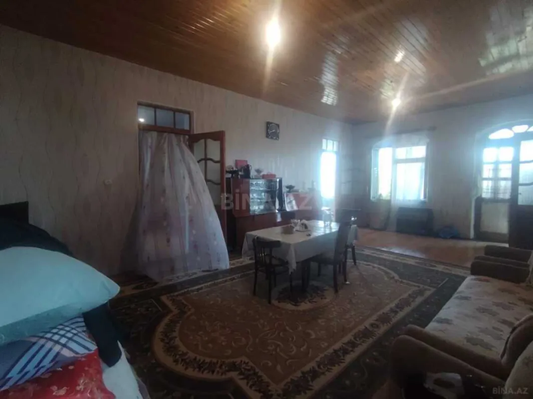 Satılır 5 otaqlı həyət evi 140 m²