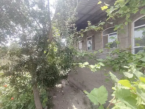 Satılır 5 otaqlı həyət evi 140 m²