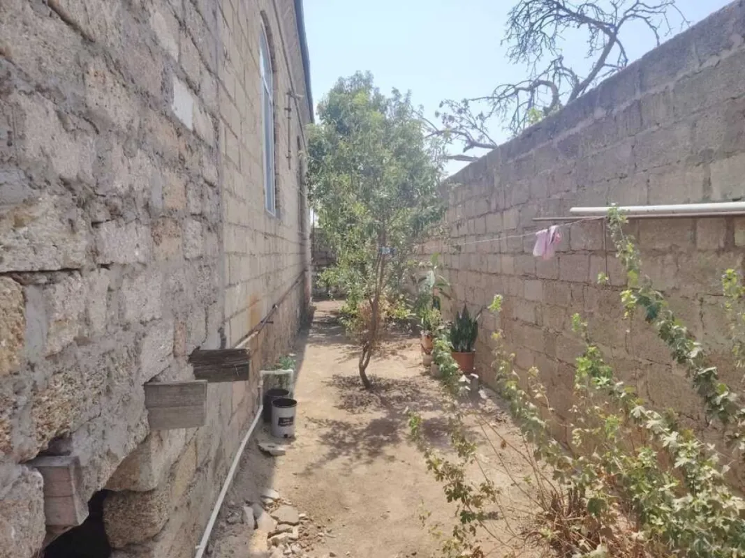 Satılır 5 otaqlı həyət evi 140 m²