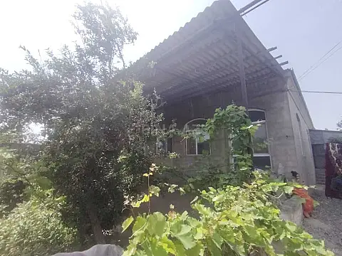 Satılır 5 otaqlı həyət evi 140 m²
