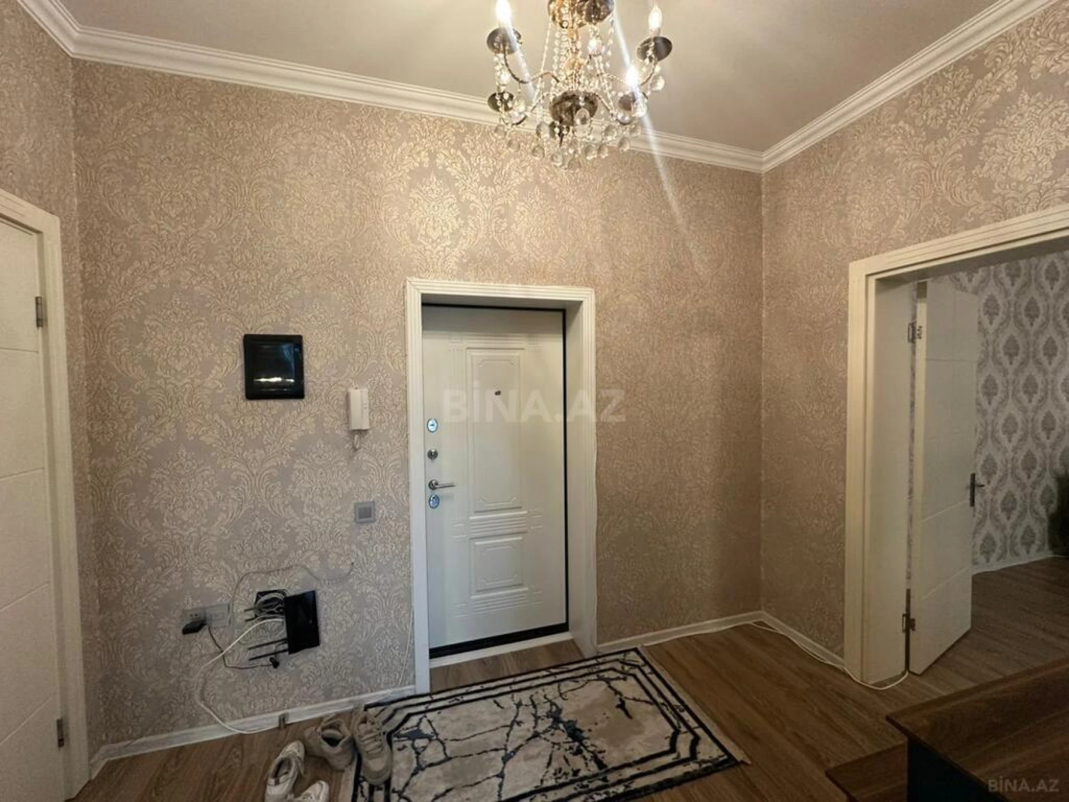 Kirayə verilir 2 otaqlı mənzil 95 m²