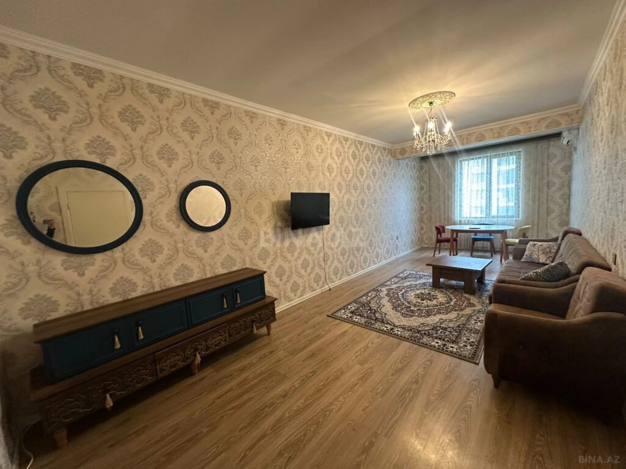 Kirayə verilir 2 otaqlı mənzil 95 m²