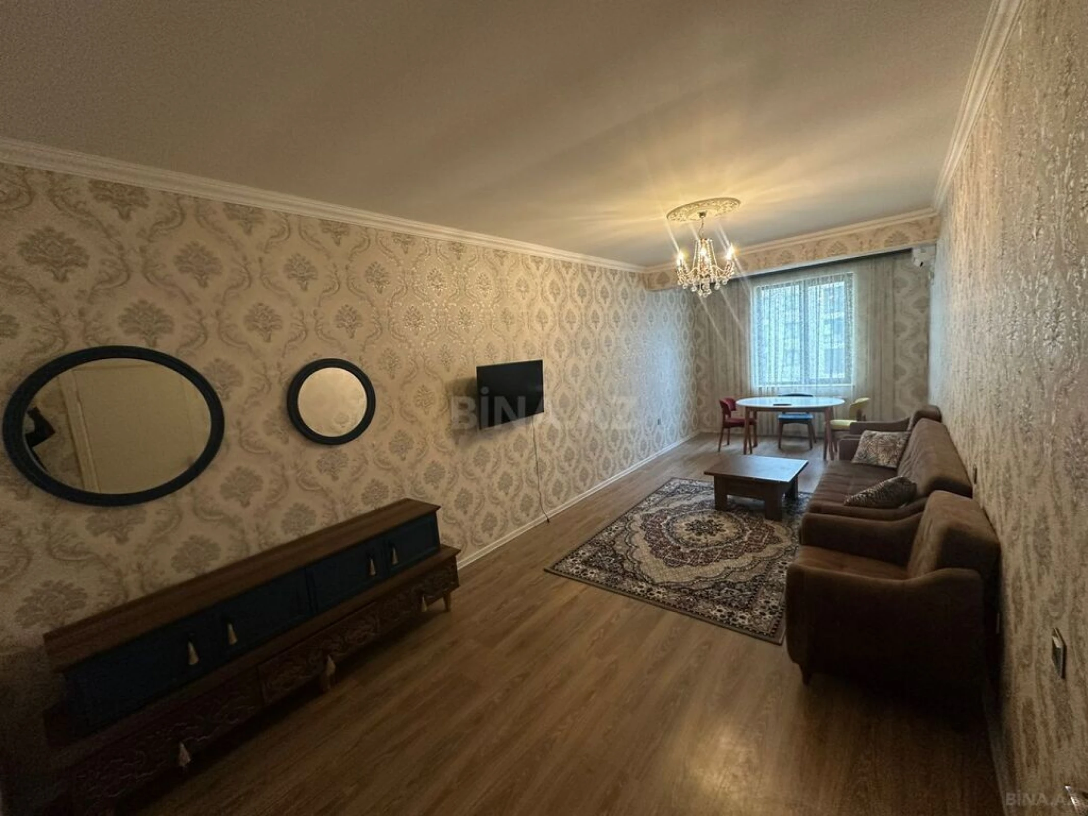 Kirayə verilir 2 otaqlı mənzil 95 m²