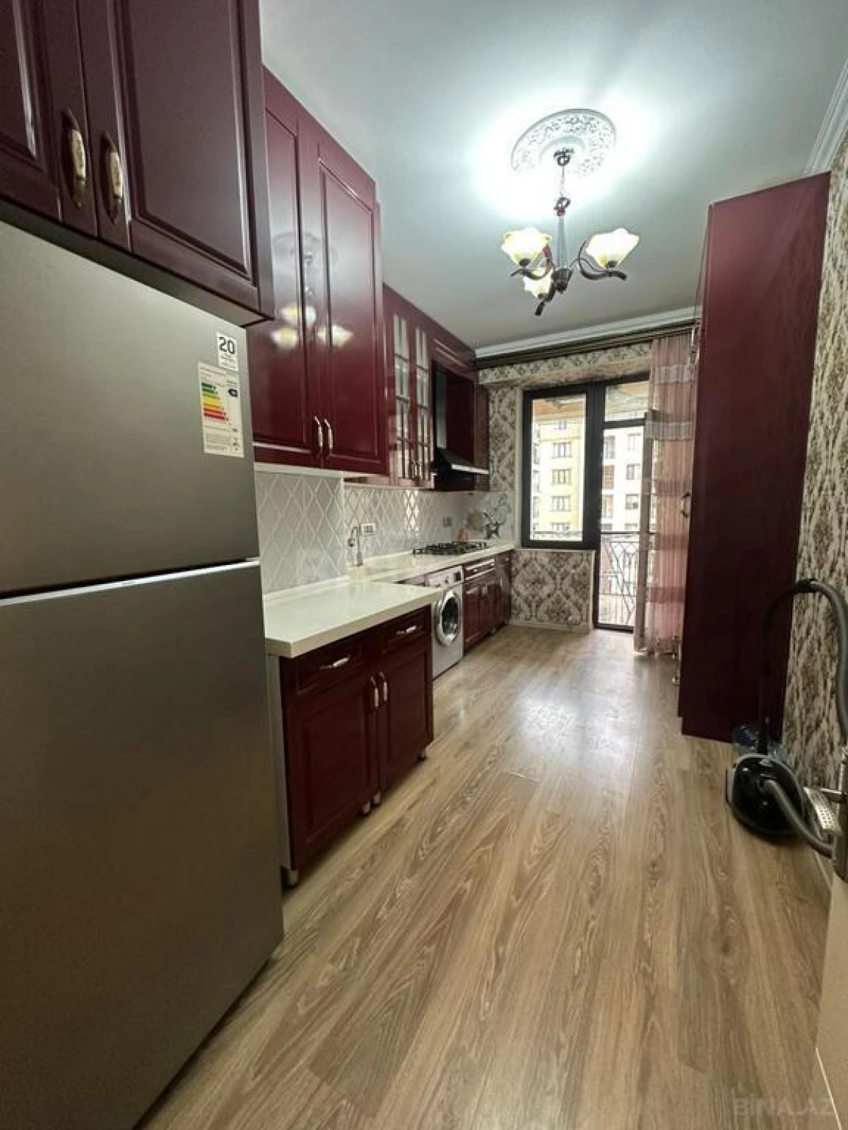 Kirayə verilir 2 otaqlı mənzil 95 m²