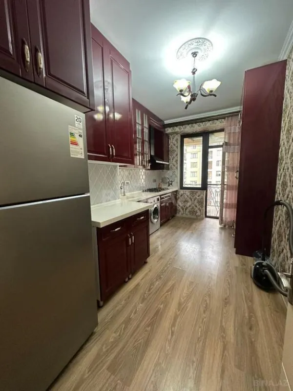 Kirayə verilir 2 otaqlı mənzil 95 m²