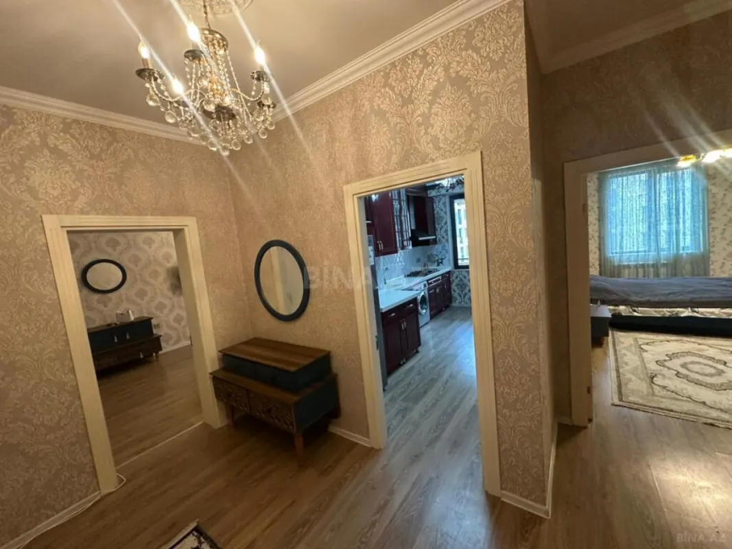 Kirayə verilir 2 otaqlı mənzil 95 m²