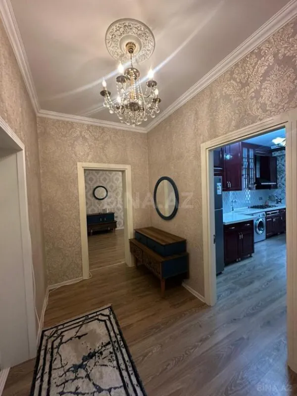 Kirayə verilir 2 otaqlı mənzil 95 m²