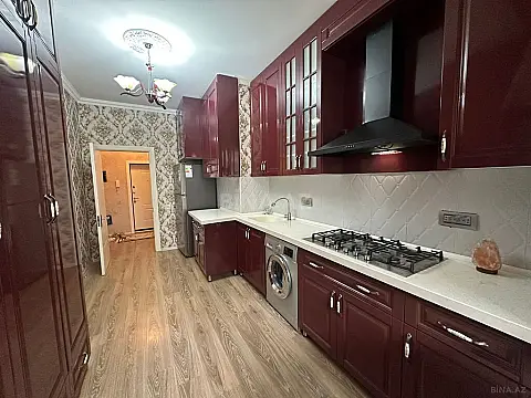 Kirayə verilir 2 otaqlı mənzil 95 m²