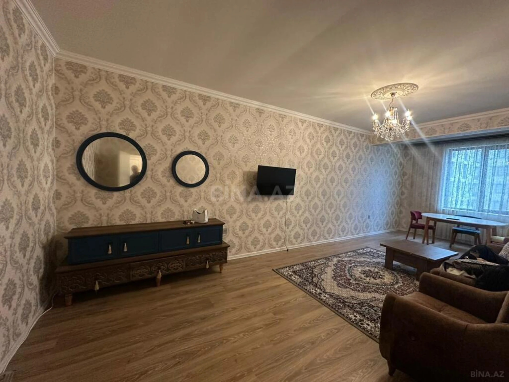 Kirayə verilir 2 otaqlı mənzil 95 m²