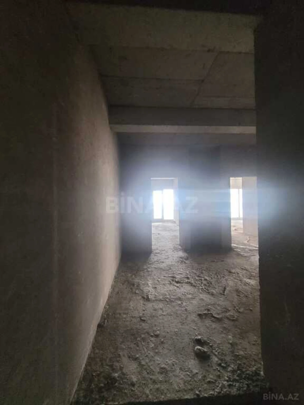 Satılır 3 otaqlı mənzil 157 m²