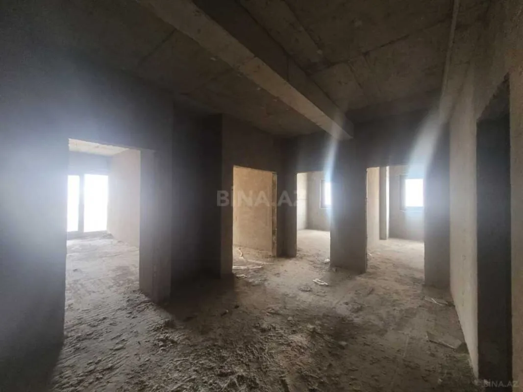 Satılır 3 otaqlı mənzil 157 m²