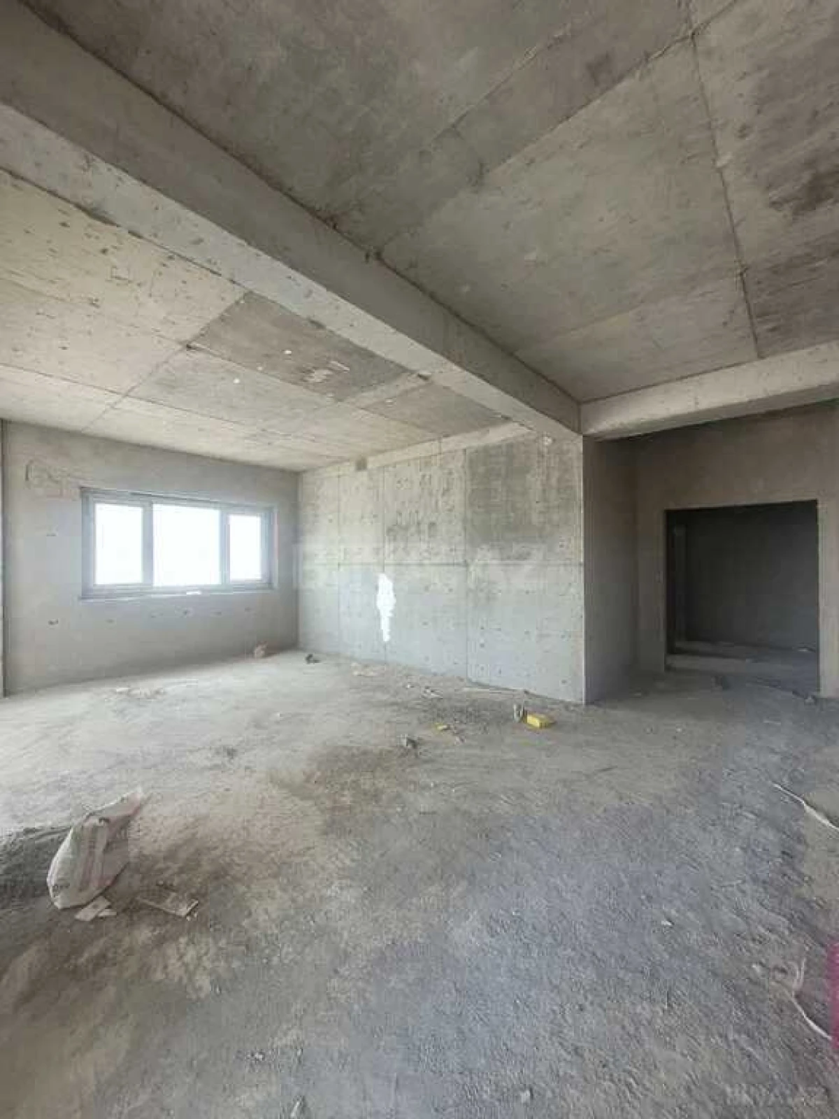 Satılır 3 otaqlı mənzil 157 m²