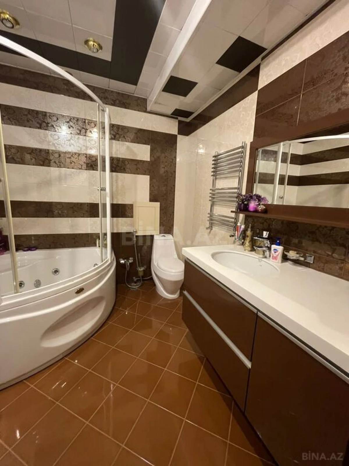 Satılır 3 otaqlı mənzil 157 m²