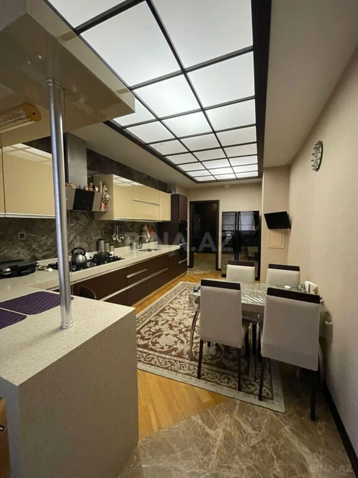 Satılır 3 otaqlı mənzil 157 m²