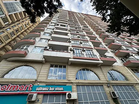 Satılır 3 otaqlı mənzil 157 m²