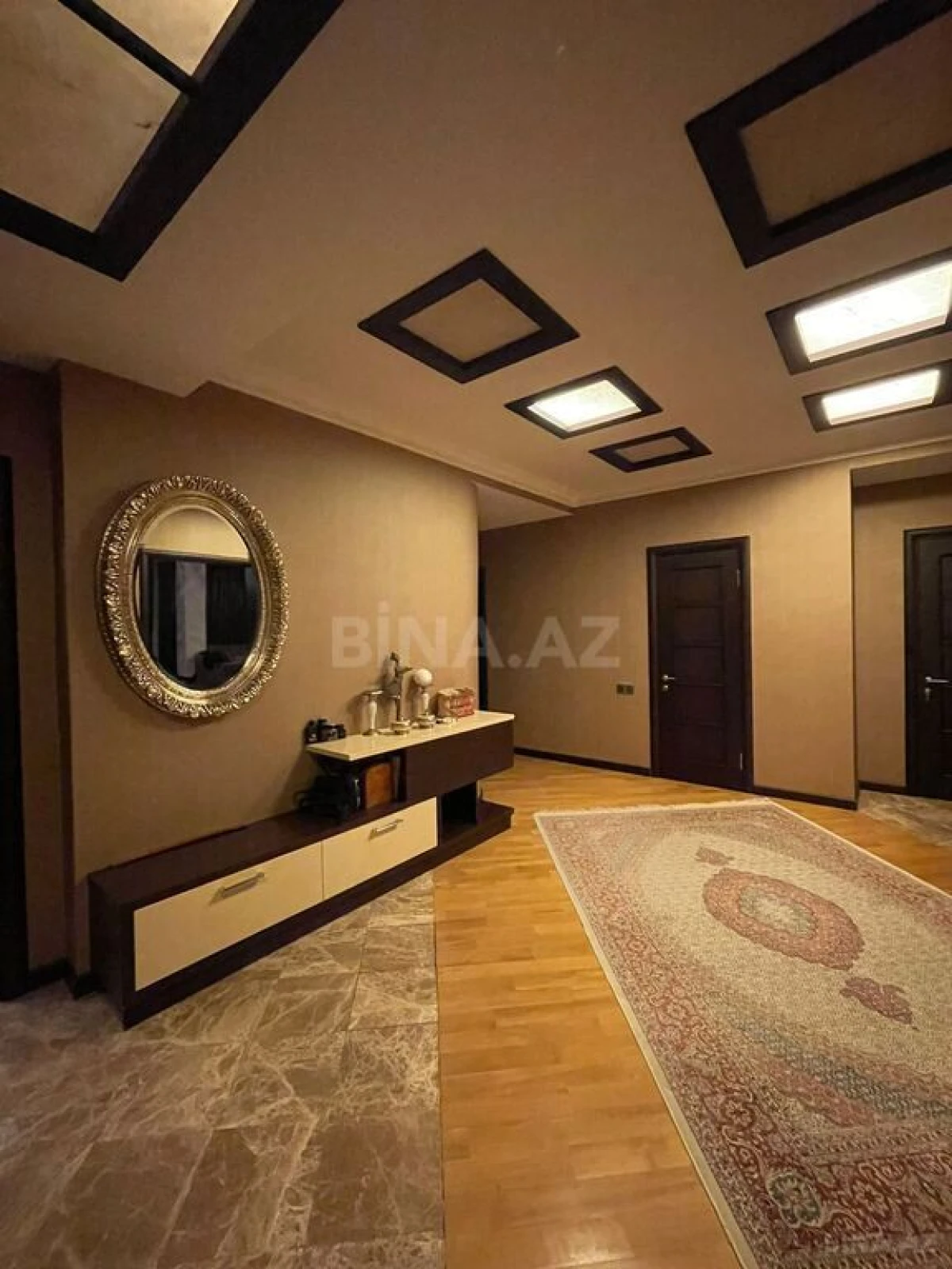 Satılır 3 otaqlı mənzil 157 m²