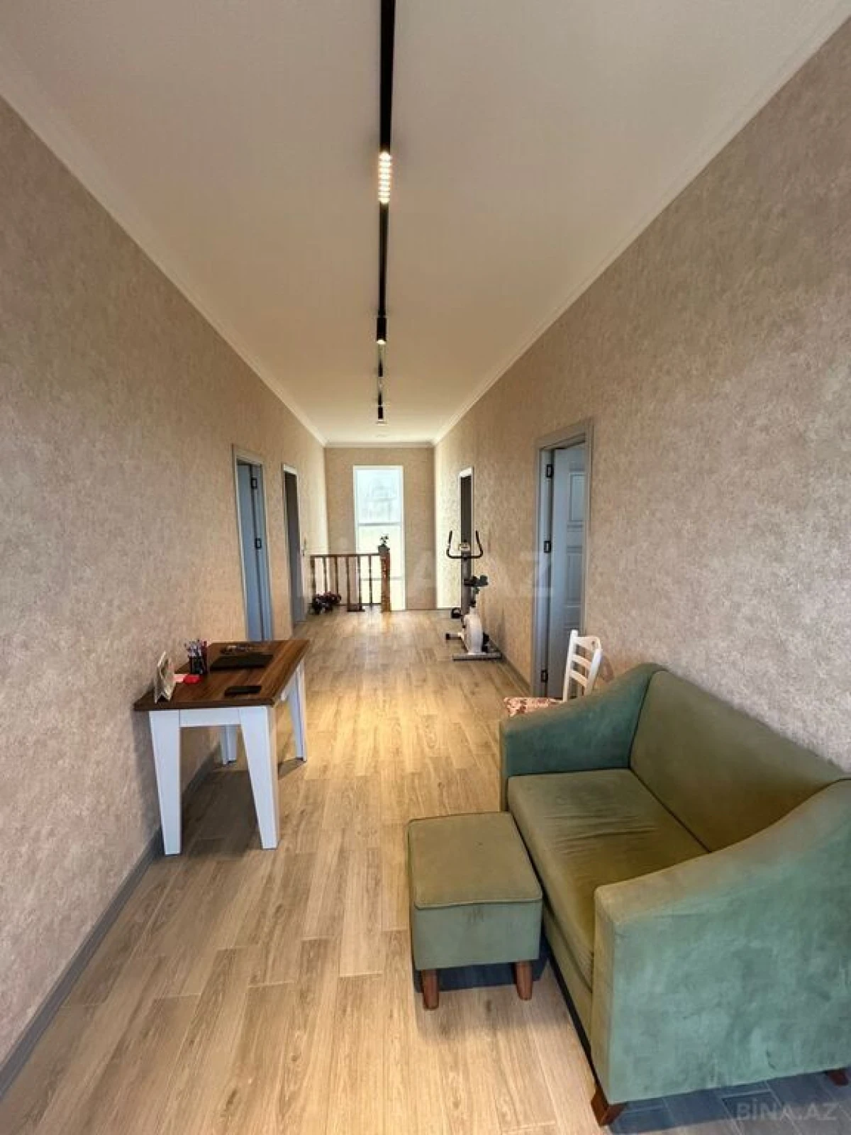 Satılır 7 otaqlı həyət evi 450 m²