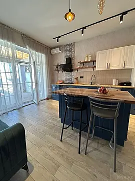 Satılır 7 otaqlı həyət evi 450 m²