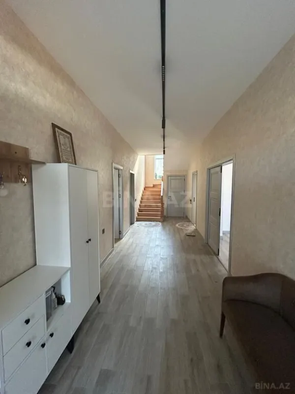 Satılır 7 otaqlı həyət evi 450 m²