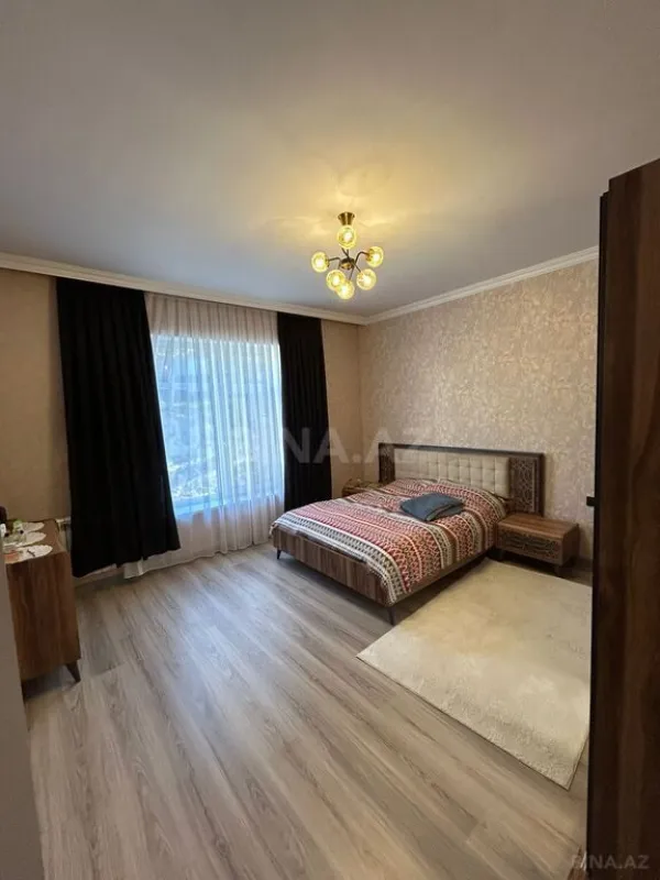 Satılır 7 otaqlı həyət evi 450 m²