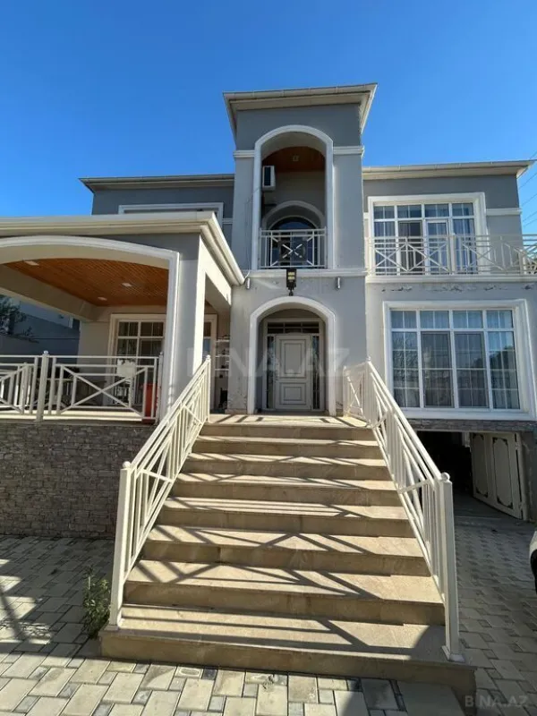 Satılır 7 otaqlı həyət evi 450 m²