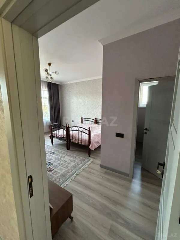 Satılır 7 otaqlı həyət evi 450 m²