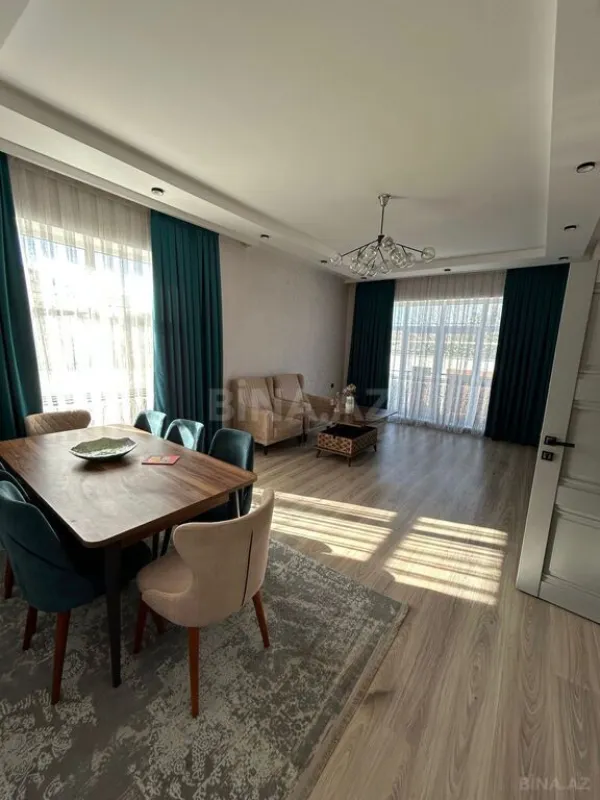 Satılır 7 otaqlı həyət evi 450 m²