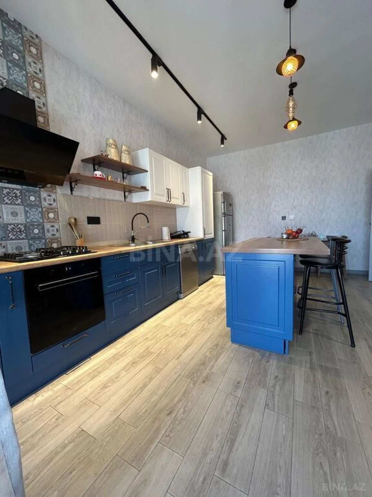 Satılır 7 otaqlı həyət evi 450 m²